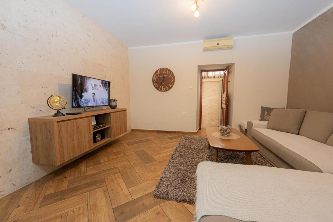 Sea Front 171 Apartment Kotor Exterior foto