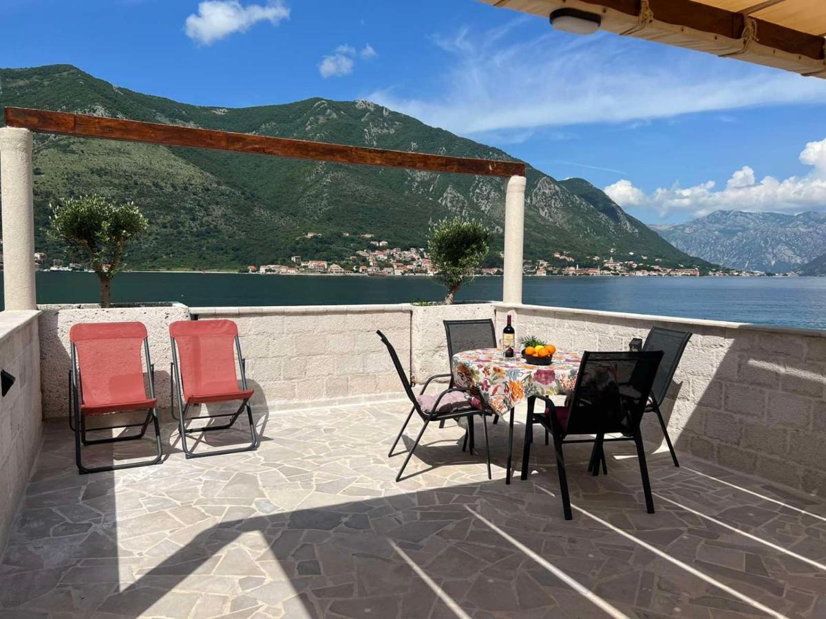 Sea Front 171 Apartment Kotor Exterior foto